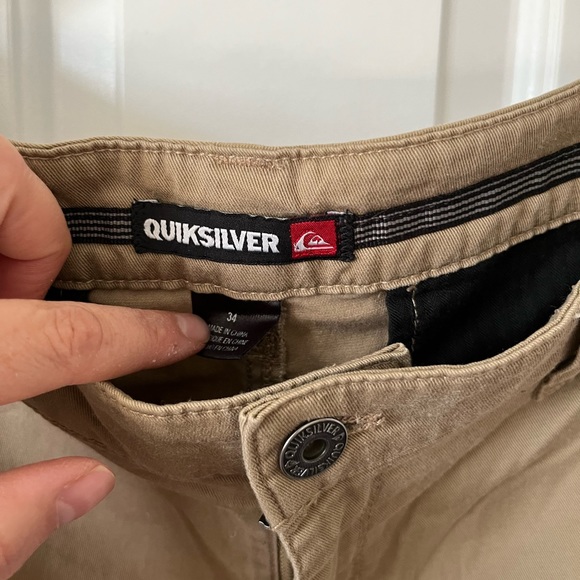 Quicksilver men’s Khaki shorts size 34. Used but great quality. - Picture 3 of 3